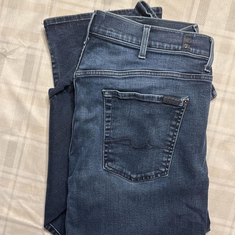 7 for All mankind Sz 38 luxe performance 2%spandex for the perfect fit dark wash
